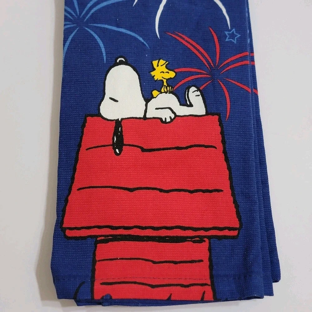 NEW‎ Peanuts 2026 Snoopy Dog House 4th Of July Fireworks Kitchen Towels Set Of 2